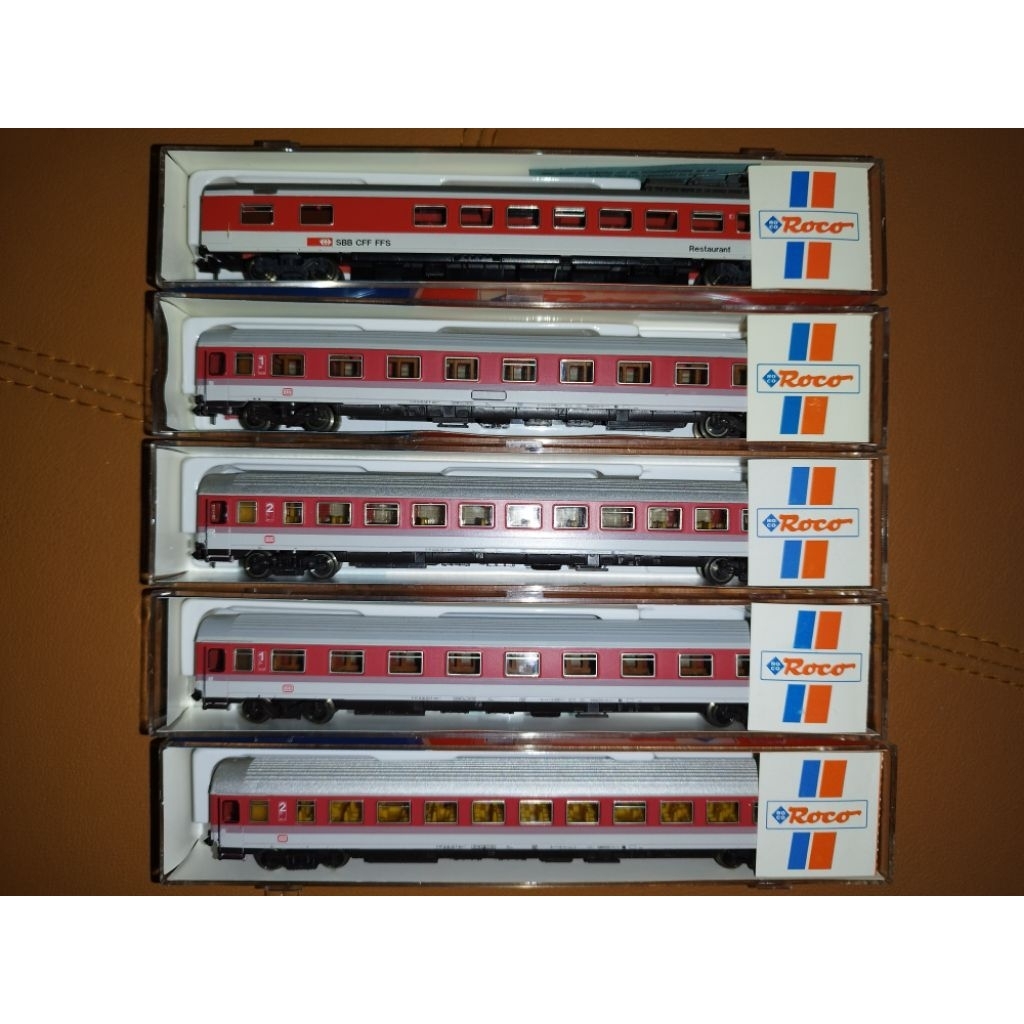 Gerbong Penumpang Merk ROCO skala N