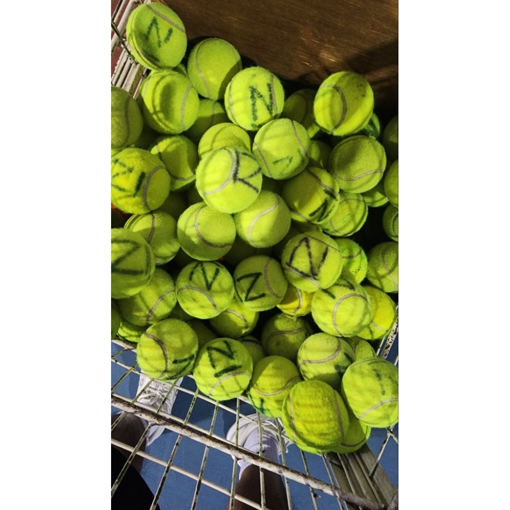 bola tenis bekas