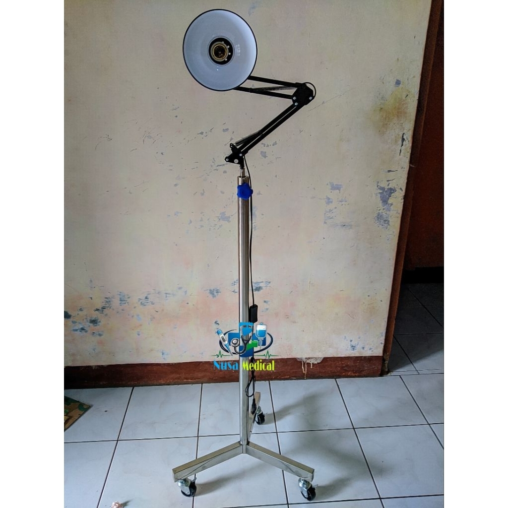 Lampu tindakan medis/Lampu sorot medis stainless stell kaki 3/Lampu tindakan bidan