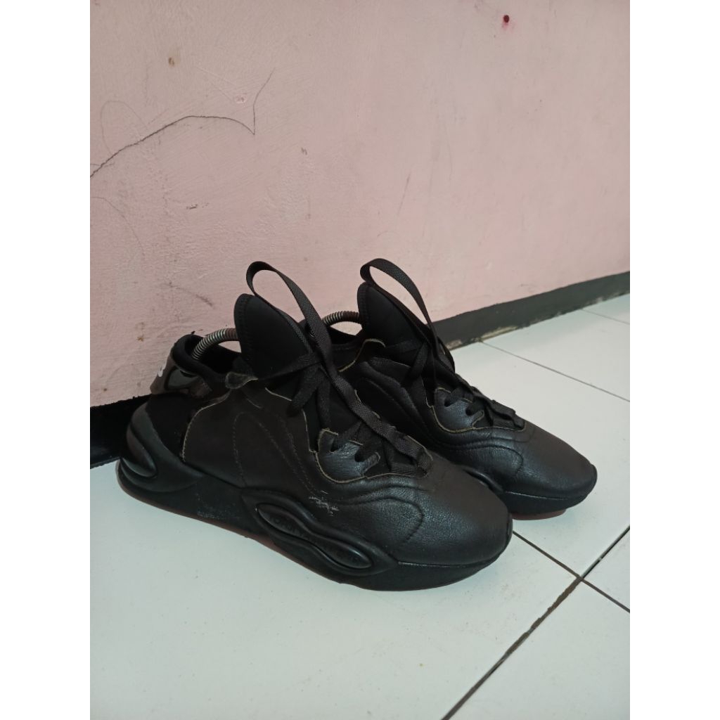 Sepatu Sneakers 4dd4s Y-3 Kaiwa Fullblack size - 41,5