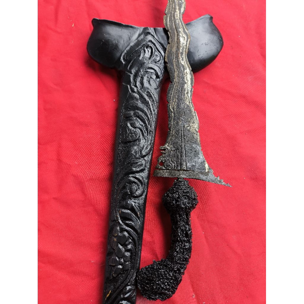 Keris Singo Warangka Ukir.