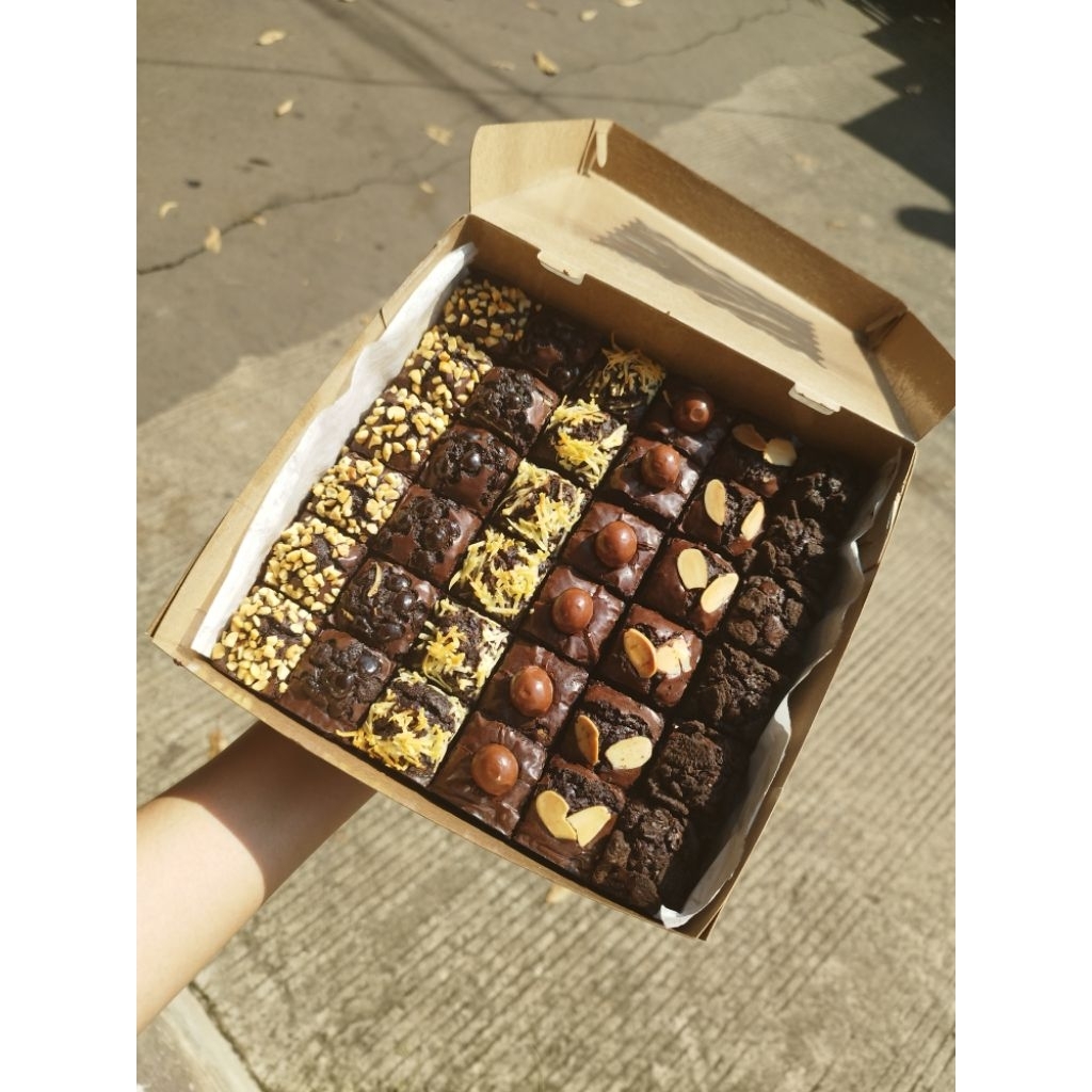 HAMPERS LEBARAN / HAMPERS BROWNIES / BROWNIES SEKAT / BROWNIES POTONG / BROWNIES PANGGANG / BROWNIES