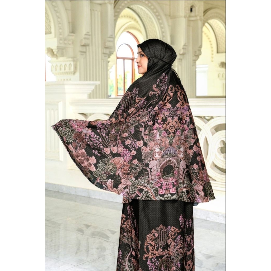 ROYALE The Palace Prayer Robe Buttonscarves baru dan siap kirim mukena