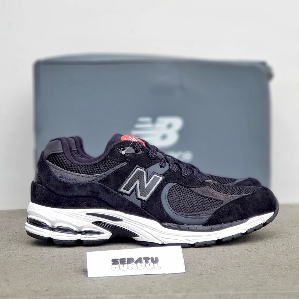 Sepatu Sneakers Pria NB 2002r Black Gunmetal M2002RBK