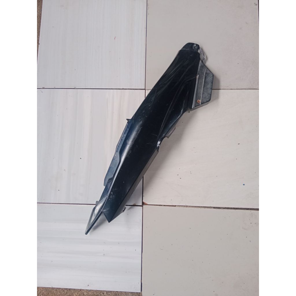 Body belakang Yamaha Vega R New cuma Kanan. Original. Seken. Ada Minus