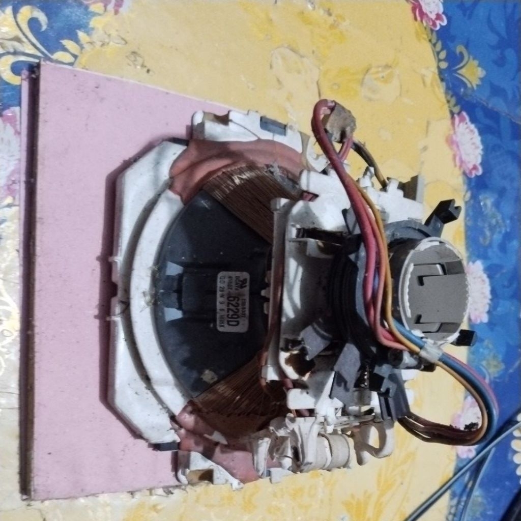 Yoke/konde TV tabung slim 6229D