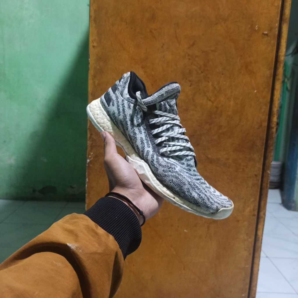 sepatu basket second adidas harden vol 1 size 42