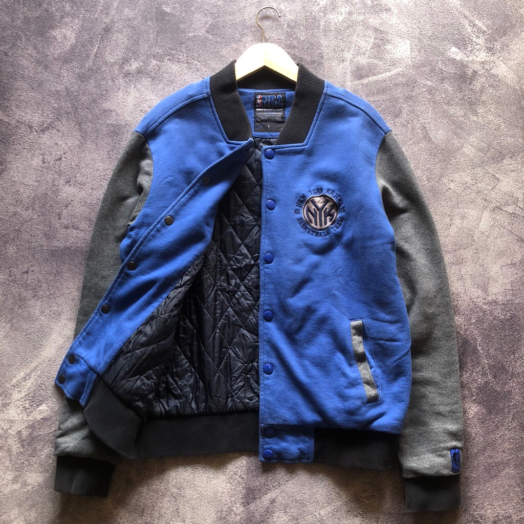 Varsity NBA NY KNICKS Scnnd Size L,Varsity Full Logo Back Logo Big Logo Bordir Varsity Puffer bulang