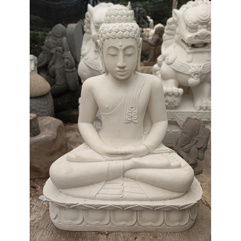 patung Buddha batu putih besar