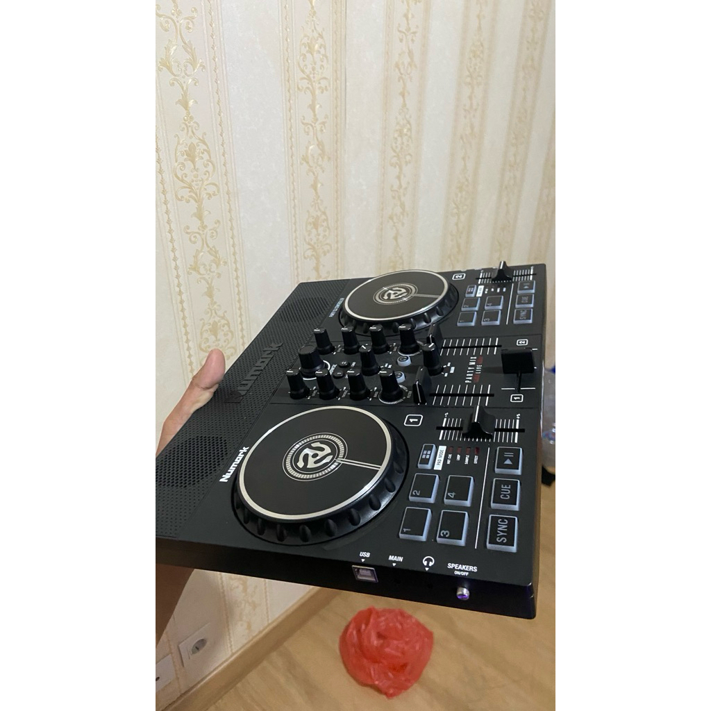 numark party mix live