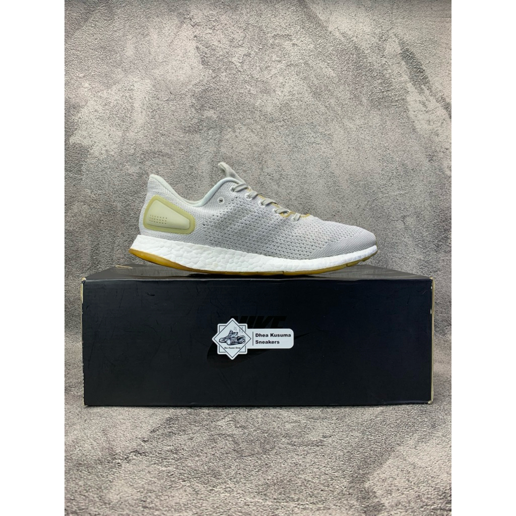 Sepatu Second  Adidas Pureboost Grey White  Size 40  Original Guarantee 100%
