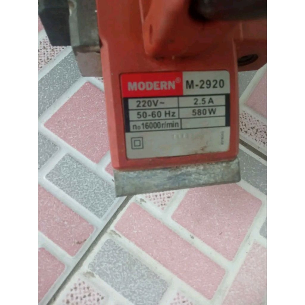 Mesin pasrah/serut kayu moderen kondisi normal siap pakai