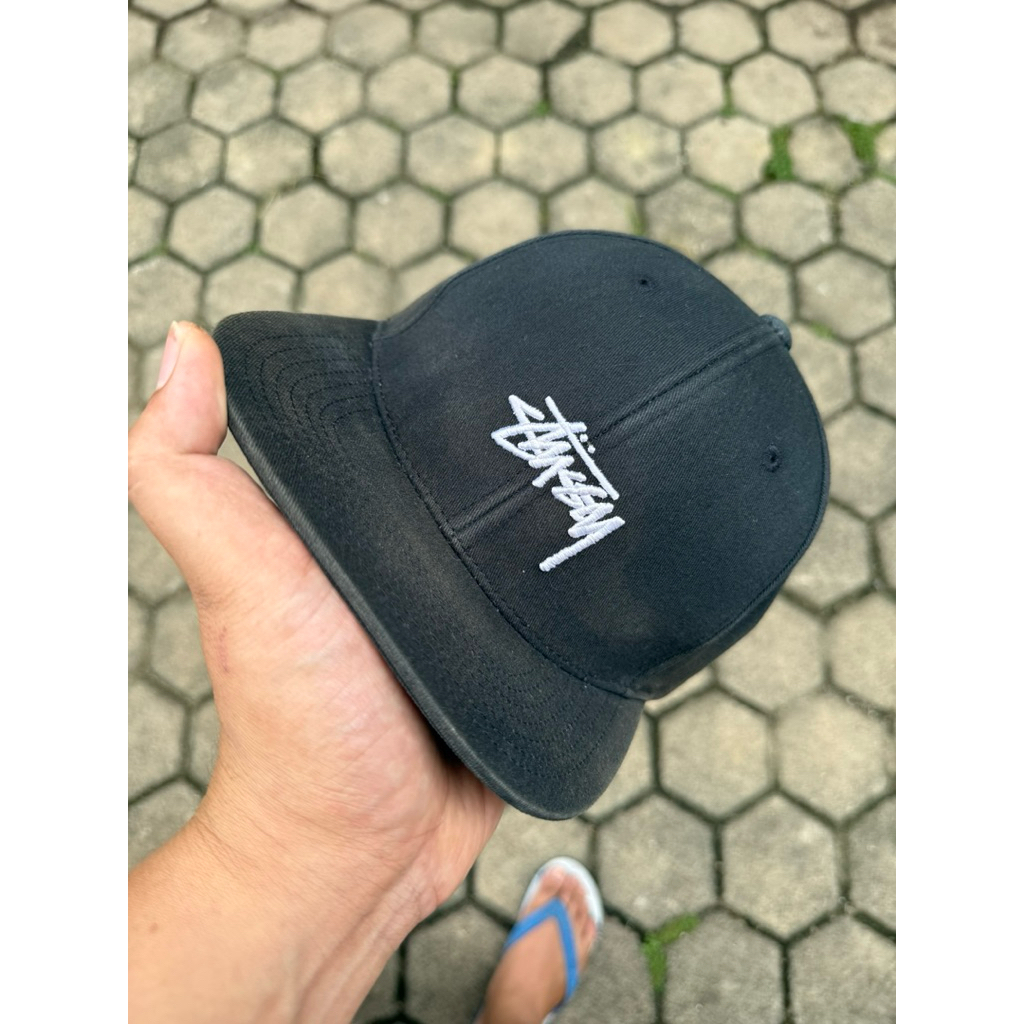 topi stussy original