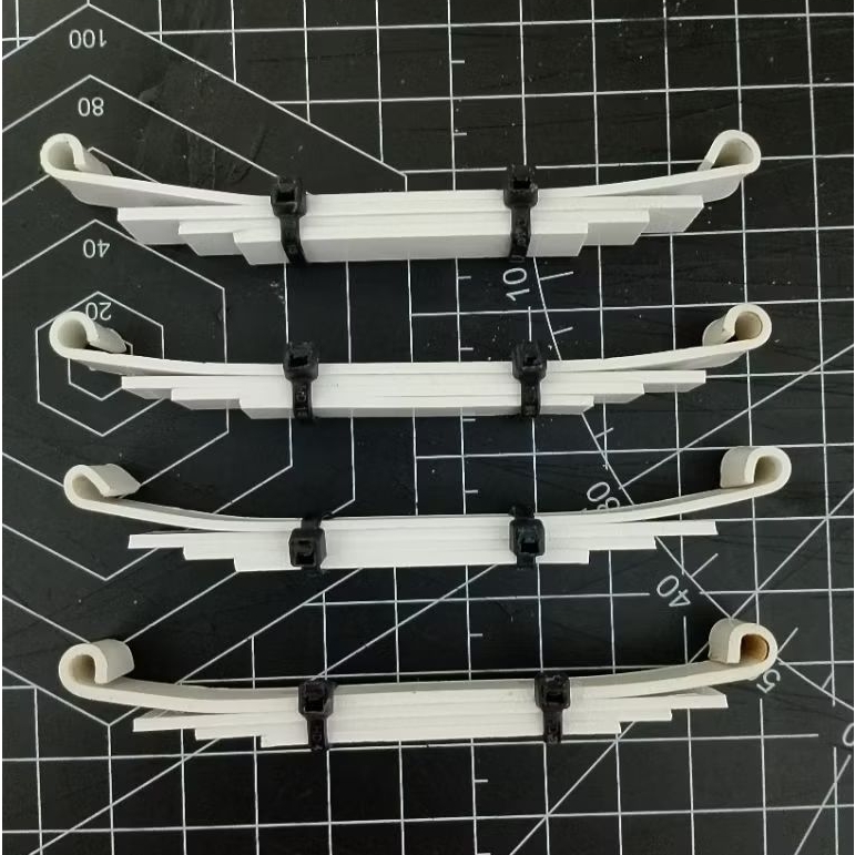 Per Daun Miniatur Truck Plastik