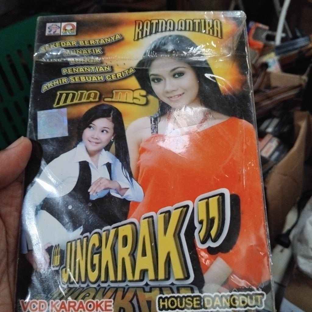 Kaset VCD Karaoke Dangdut Ratna Antika Album Jingkrak