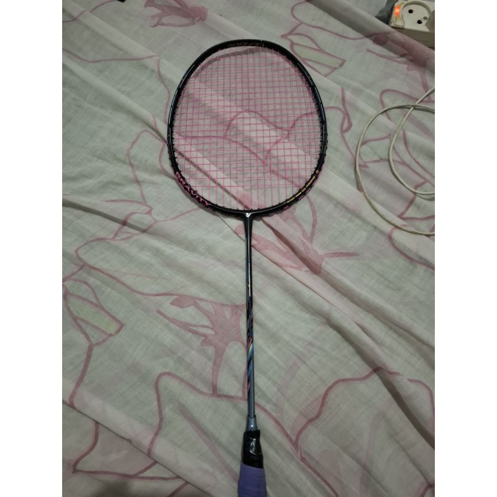 Raket badminton siken gravity ten bekas