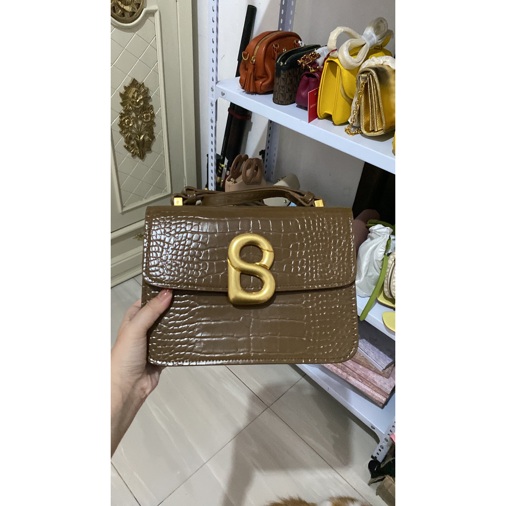 Audrey buttonscarves medium