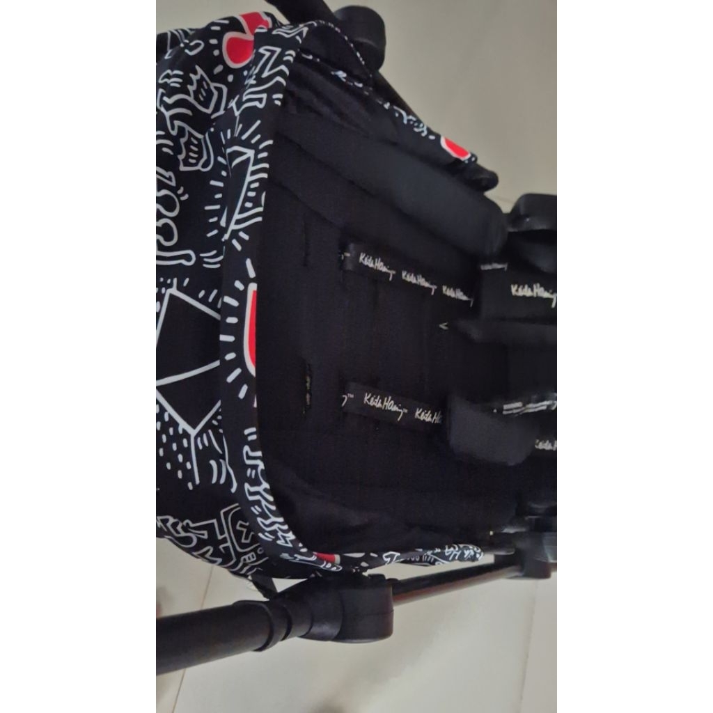 Stroller Cocolatte Convertz x Keith Haring