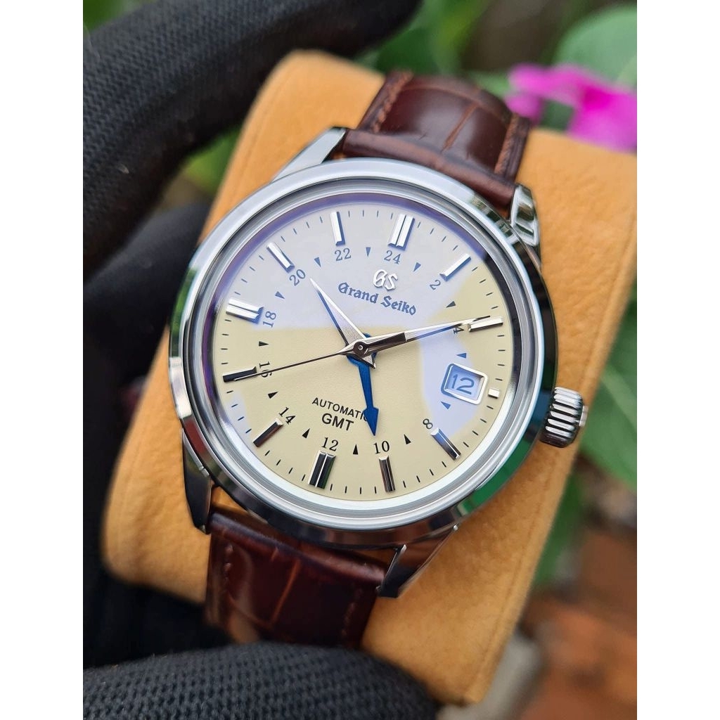 Seiko MOD GS SBGM221 GMT Automatic movement