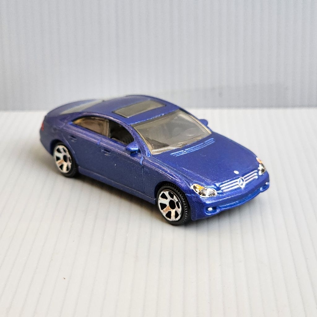 Diecast Matchbox MERCEDES-BENZ CLS500 Metallic Blue-DL02