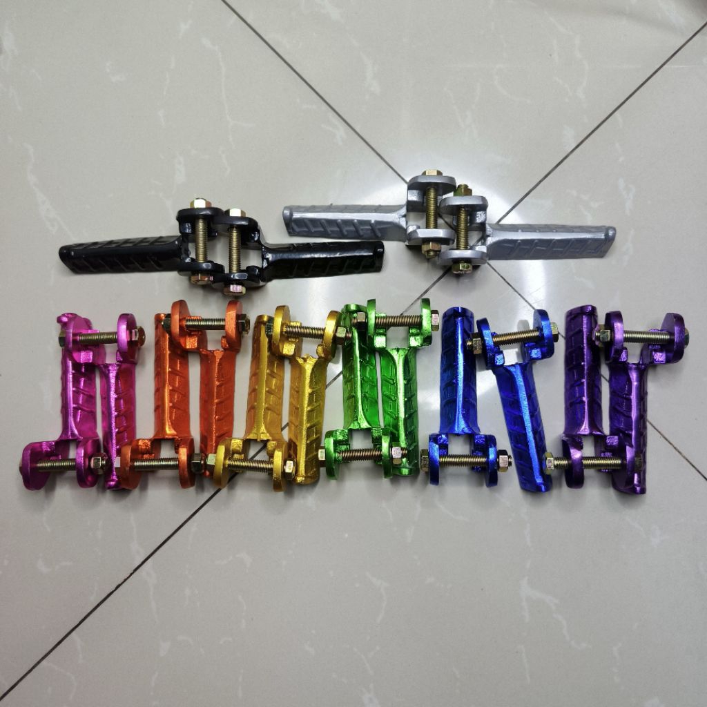 Pijakan kaki belakang CRF