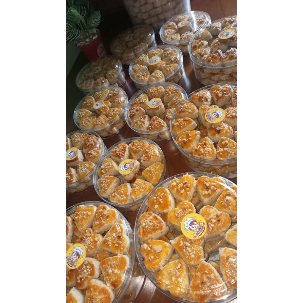 kue kacang toples 250gram