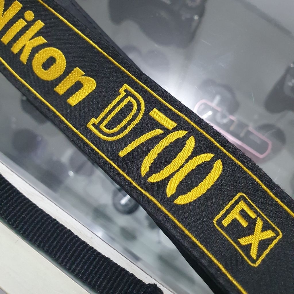 Nikon d700 strap