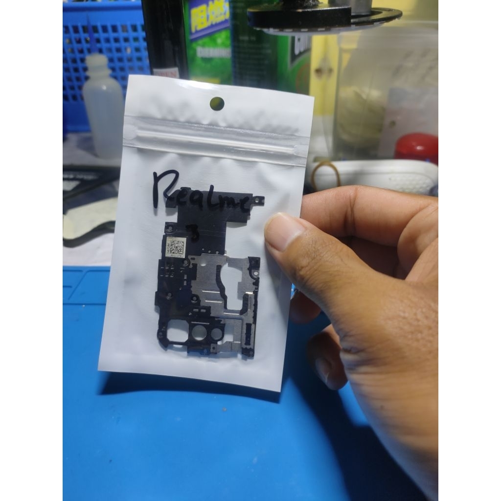 tutup mesin realme 3