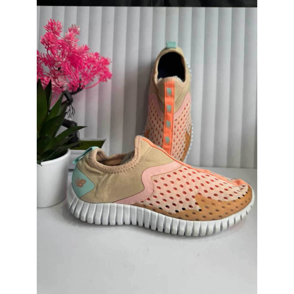 Sepatu Anak NEW BALANCE NB Kids Size 32.5 Insole 19cm Warna Peach Preloved/Second