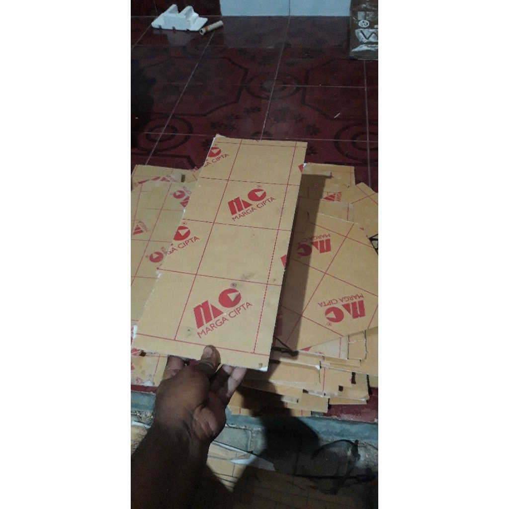 limbah akrilik potongan putih 2mm kiloan harga /kg