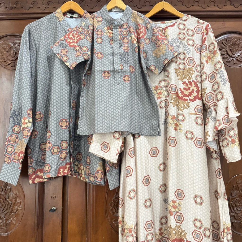 (PRELOVED) WEARING KLAMBY COUPLE SARIMBIT BAJU RAYA SERAGAM GAMIS KOKO BAJU MUSLIM KELUARGA