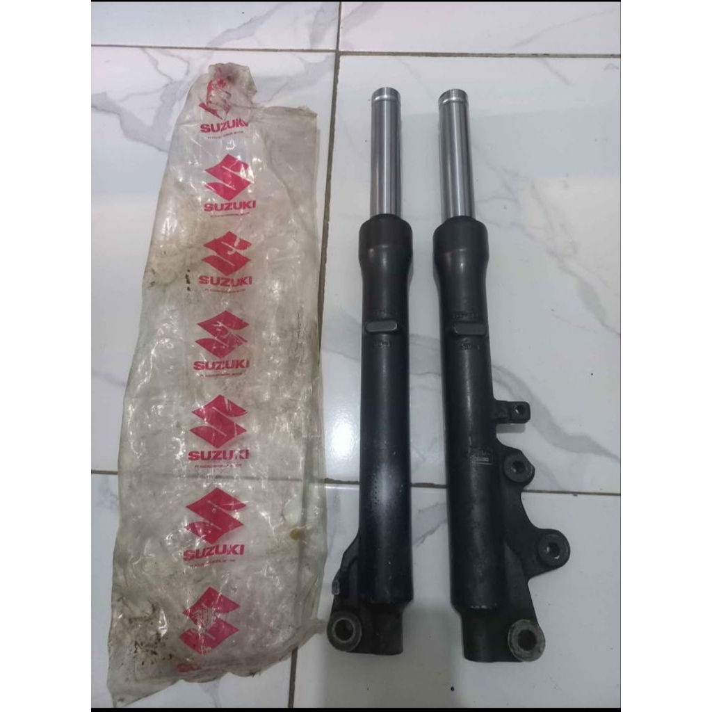 Shockbreker depan suzuki spin 125 bekas
