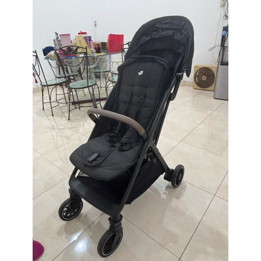 preloved Joie Stroller Pact Pro 2024 - Stroller Bayi dan Anak - Kereta Dorong