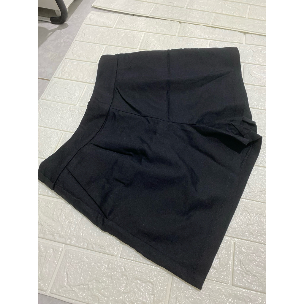 celana iora pendek wanita besar