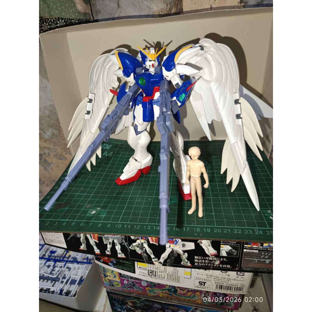 HG 1/100 GUNDAM WING ZERO CUSTOM BANDAI
