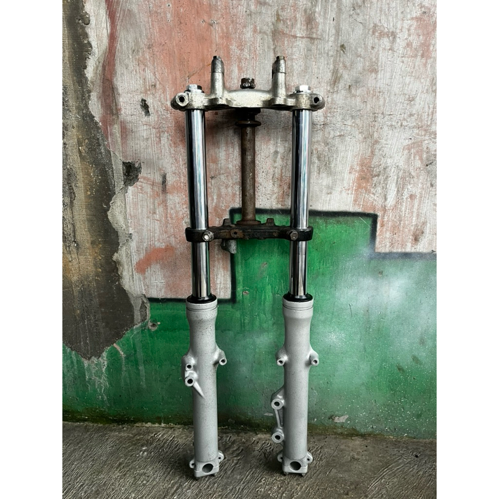 Shock depan suzuki gt250 380 original copotan