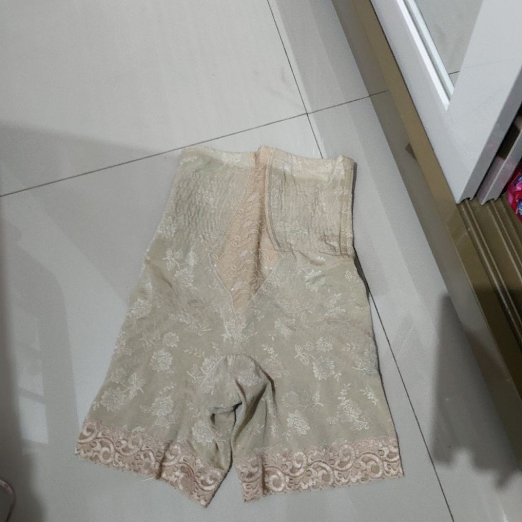 preloved celana korset