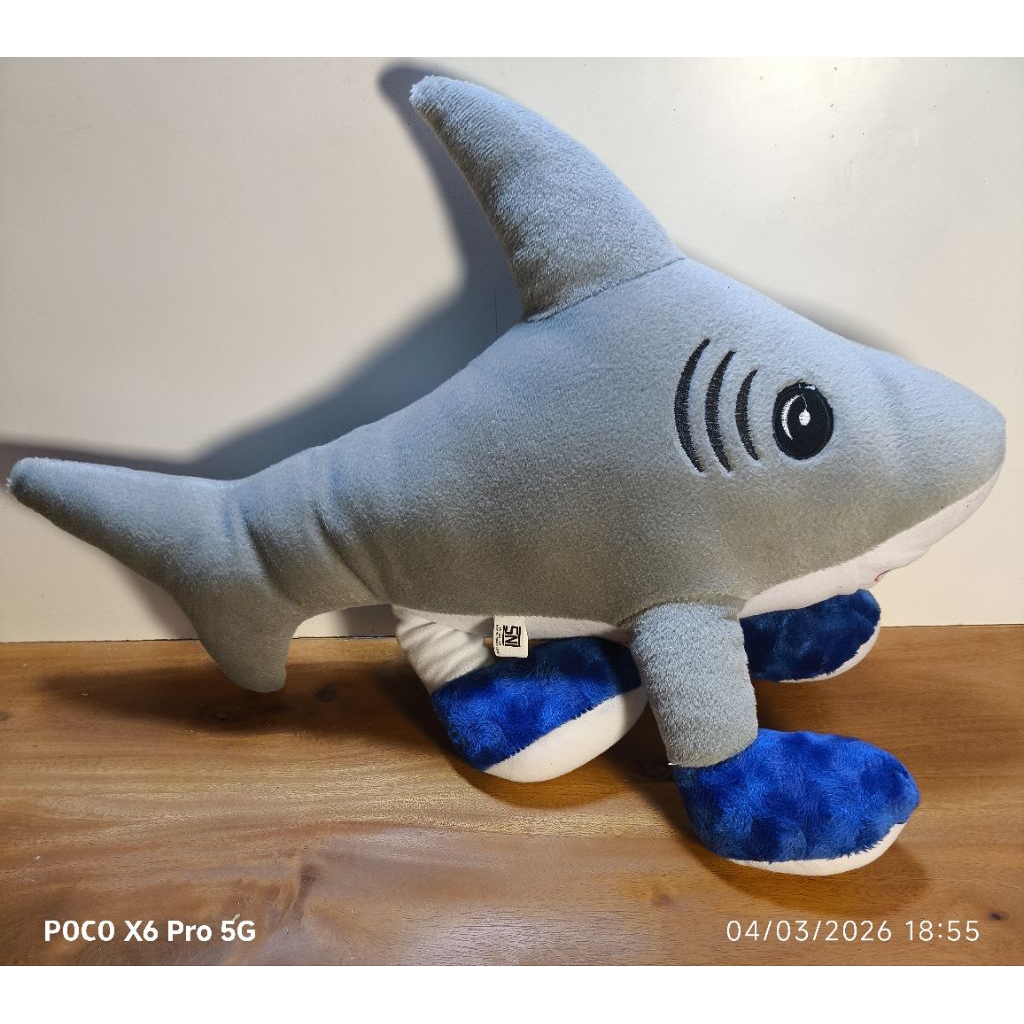 Boneka Hiu Tralala kaki 3