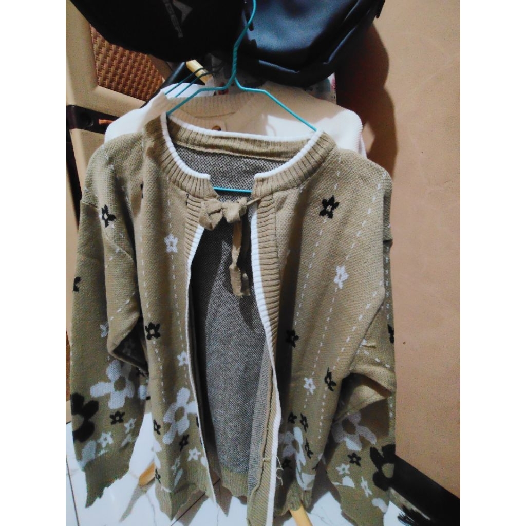Cardi bunga tali