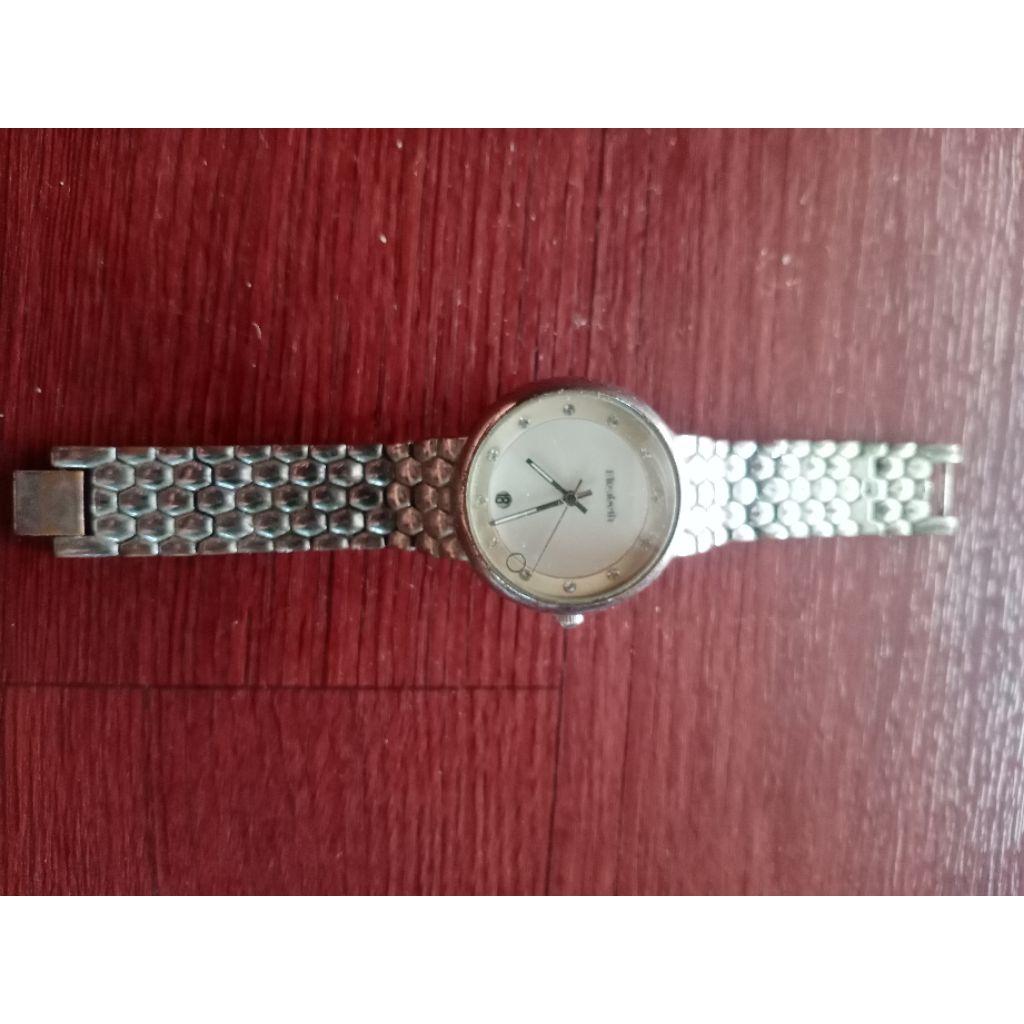 Jam tangan Elizabeth