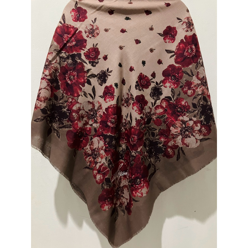 Ida Royani Motif bunga