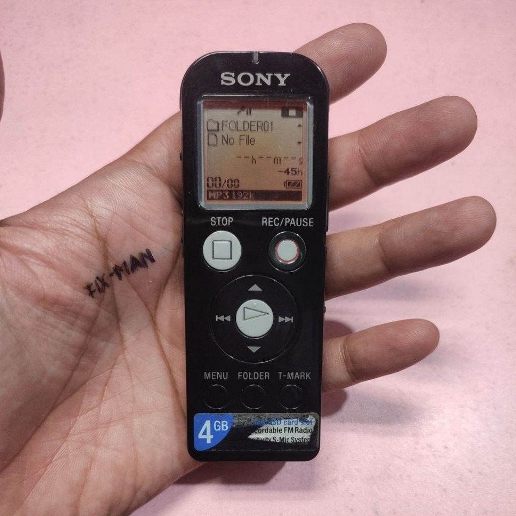 Sony Audio Recorder ICD UX523F 4GB + slot memory external