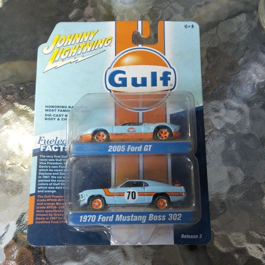 Gulf Johhny Lightning Ford GT and Ford Mustang