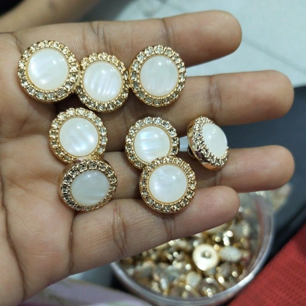 kancing jamur hias ukuran besar