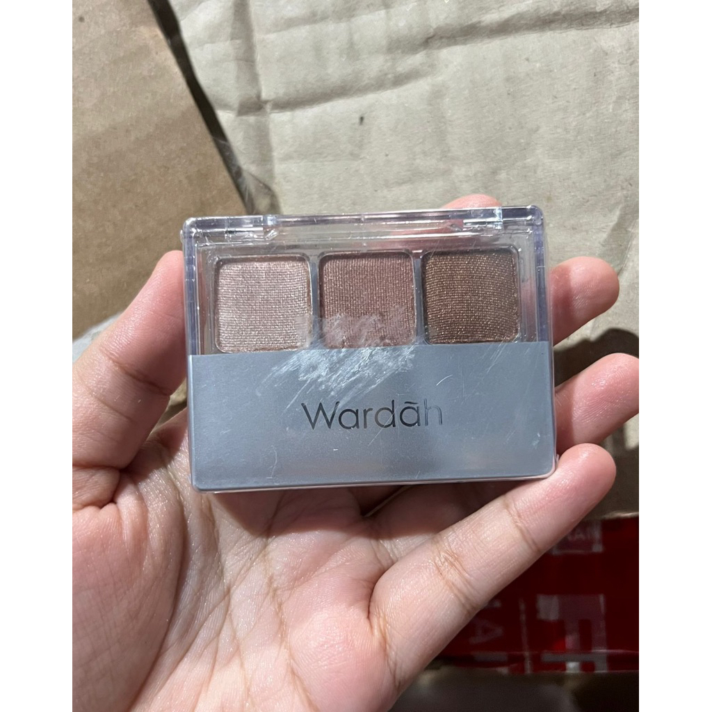WARDAH eyeshadow