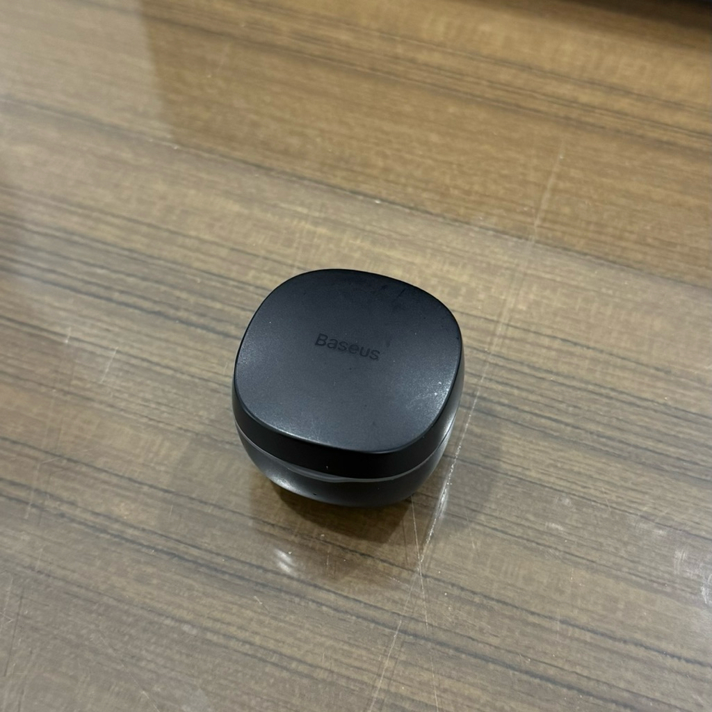 Preloved Baseus WM01