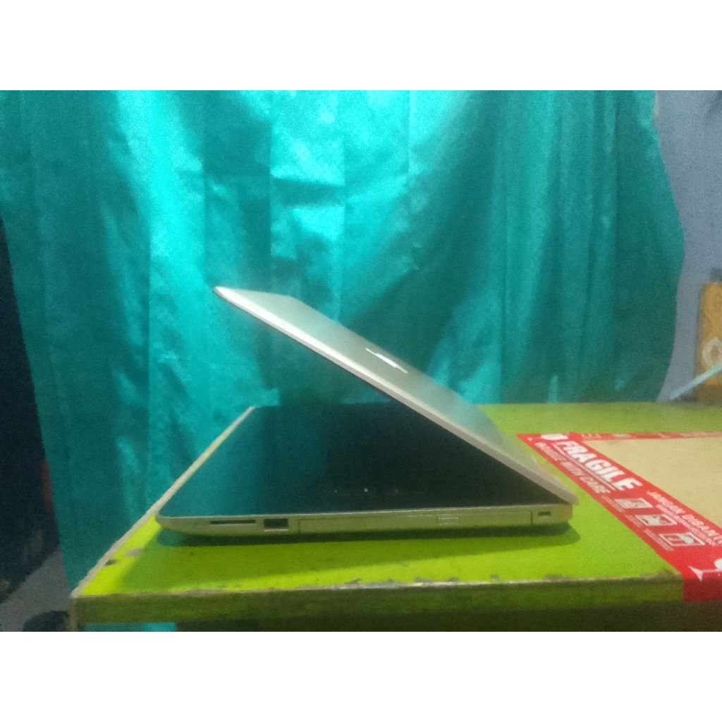 Laptop Hp 14 bw0xx