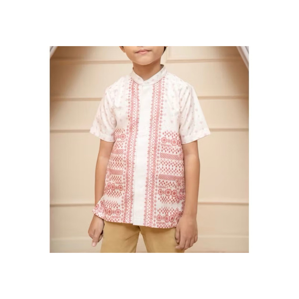 Koko anak Wearing klamby