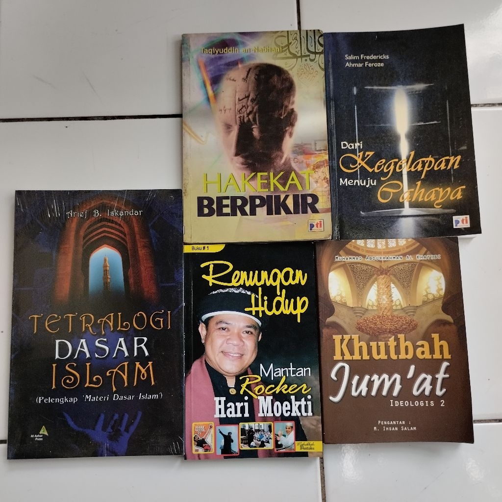 Buku Islam HTI - Tetralogi Dasar Islam Islam Arief B Iskandar - Renungan Hidup Hari Moekti - Khutbah