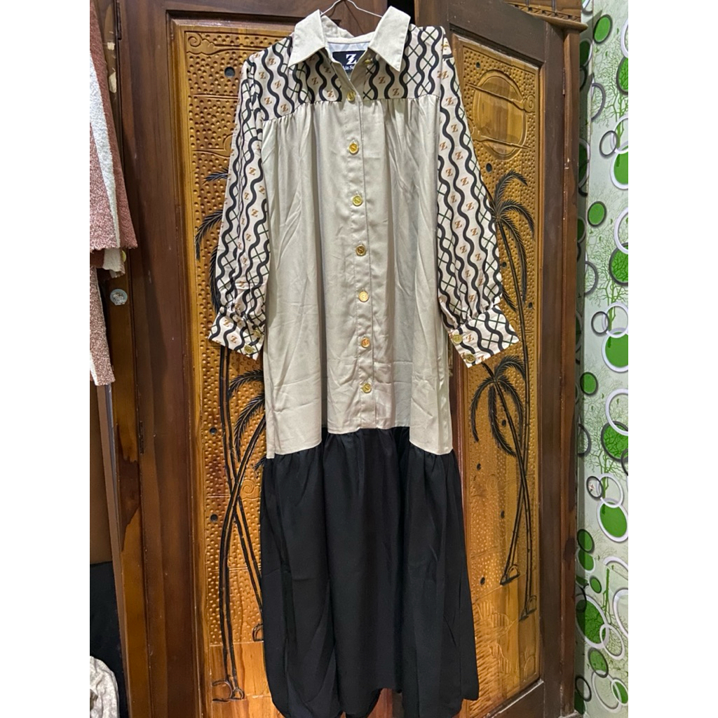 Zaskia sungkar preloved gamis(harga nett)